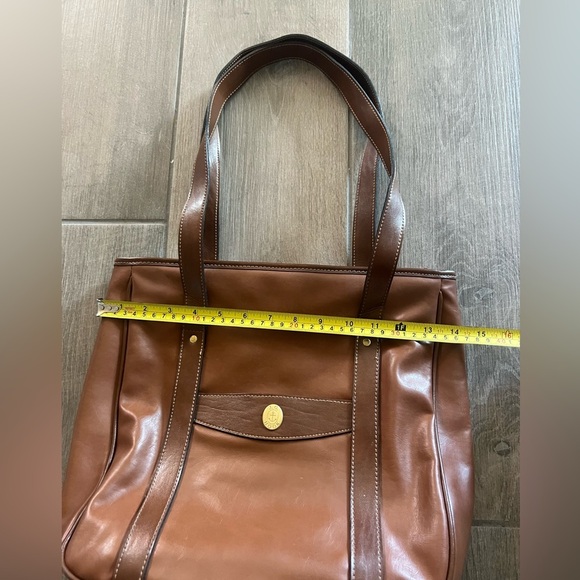 In very good condition. Clean interior. Please check pics for all details - Picture 4 of 11